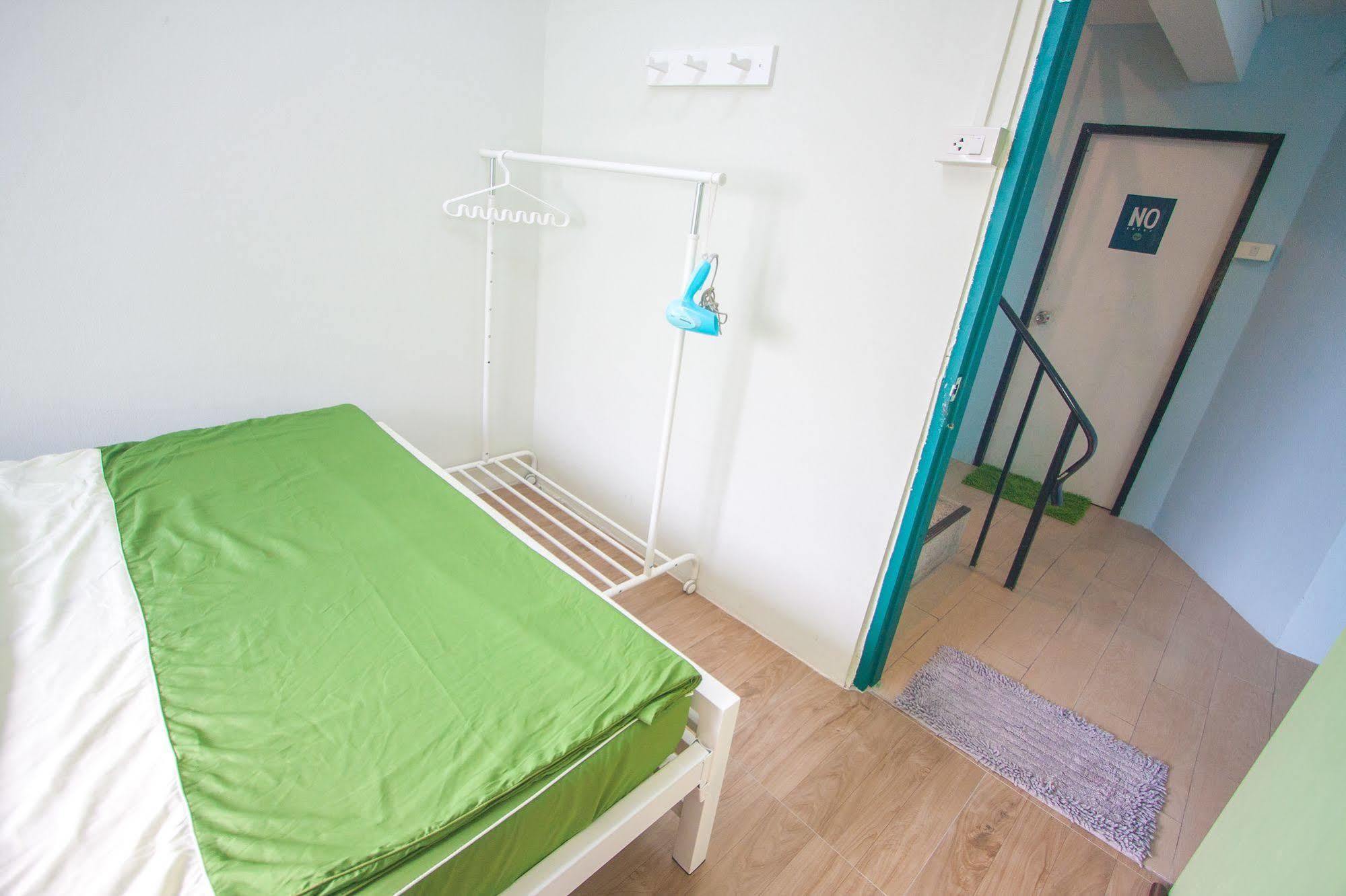 Nacorn Hostel Bangkok Bagian luar foto